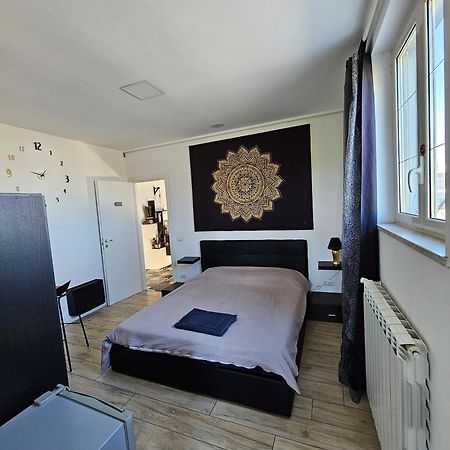 Wanderlust Hotell Pomezia Eksteriør bilde